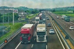V Rusku omezí pohyb kamionů na dálnici ve dne za vysokých teplot