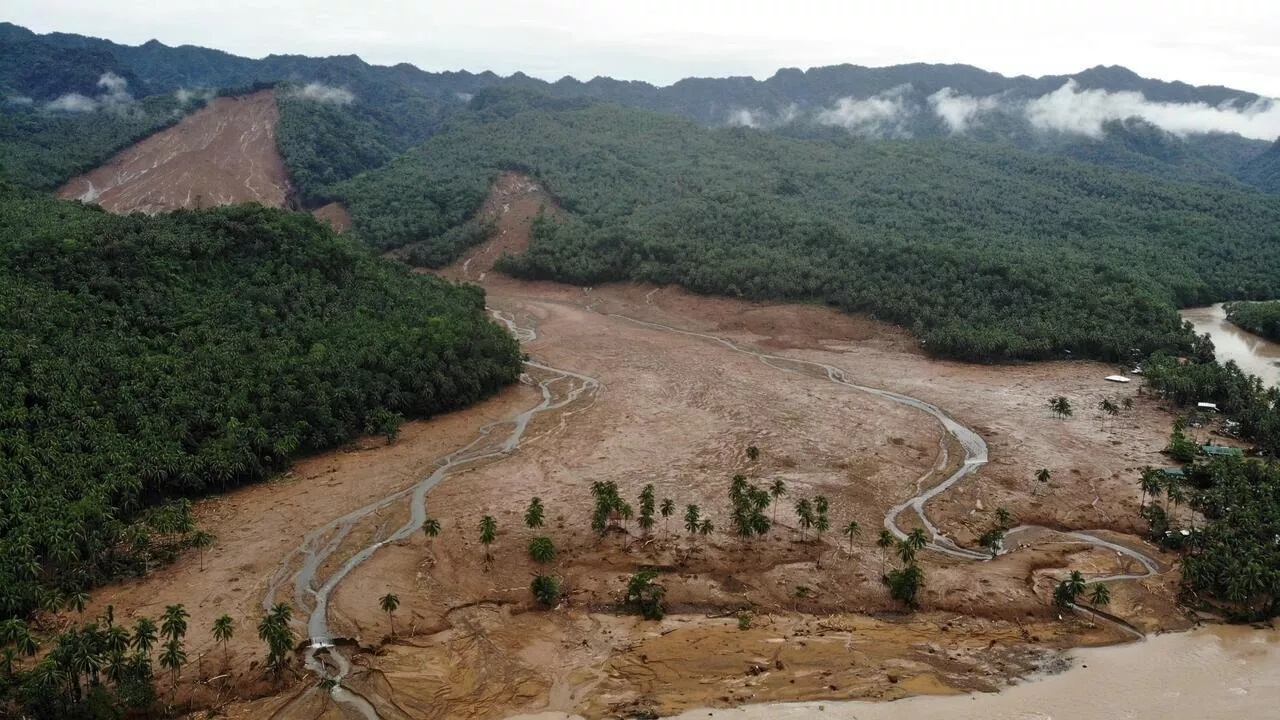 Počet obětí sesuvů půdy a záplav na Filipínách dosáhl 115