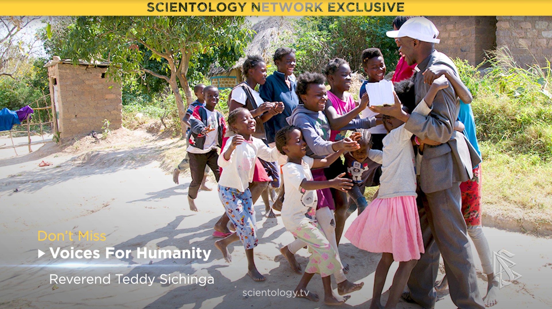 Rev. Teddy Sichinga pomocí jedné z humanitárních iniciativ sponzorovaných Scientologií mění životy a zajišťuje budoucnost pomocí morálního kodexu zdravého rozumu Cesta ke štěstí.