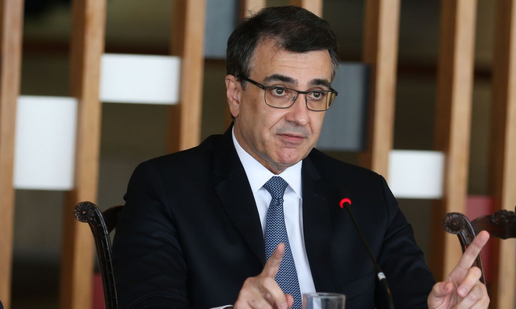 Brazilský Ministr zahraničních věcí, Carlos França, během tiskové konference v Síni smlouvy paláce Itamaraty o výsledcích brazilské účasti na 26. konferenci OSN o změně klimatu (COP26)