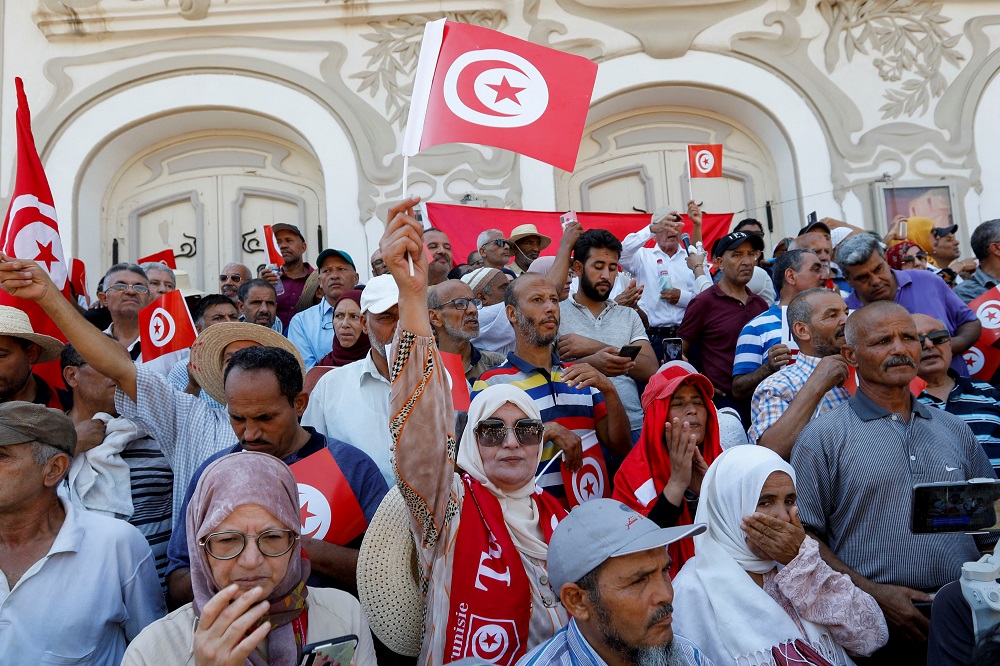 Tuniské referendum: stovky lidí se shromáždily proti nové ústavě