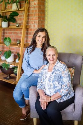 Lily Geerdts a Mary Shuttleworth tvoří jeden úžasný tým a sdílejí stejnou vášeň: měnit životy naší další generace.