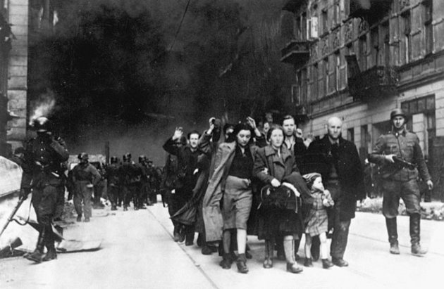 Zatčení Židé ve varšavském ghettu