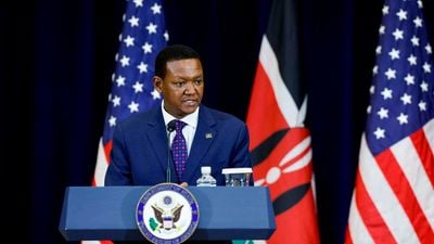 Ministr keňského kabinetu pro zahraniční záležitosti a záležitosti diaspory Alfred Mutua hovoří během tiskové konference na ministerstvu zahraničí USA 24. dubna 2023 ve Washingtonu